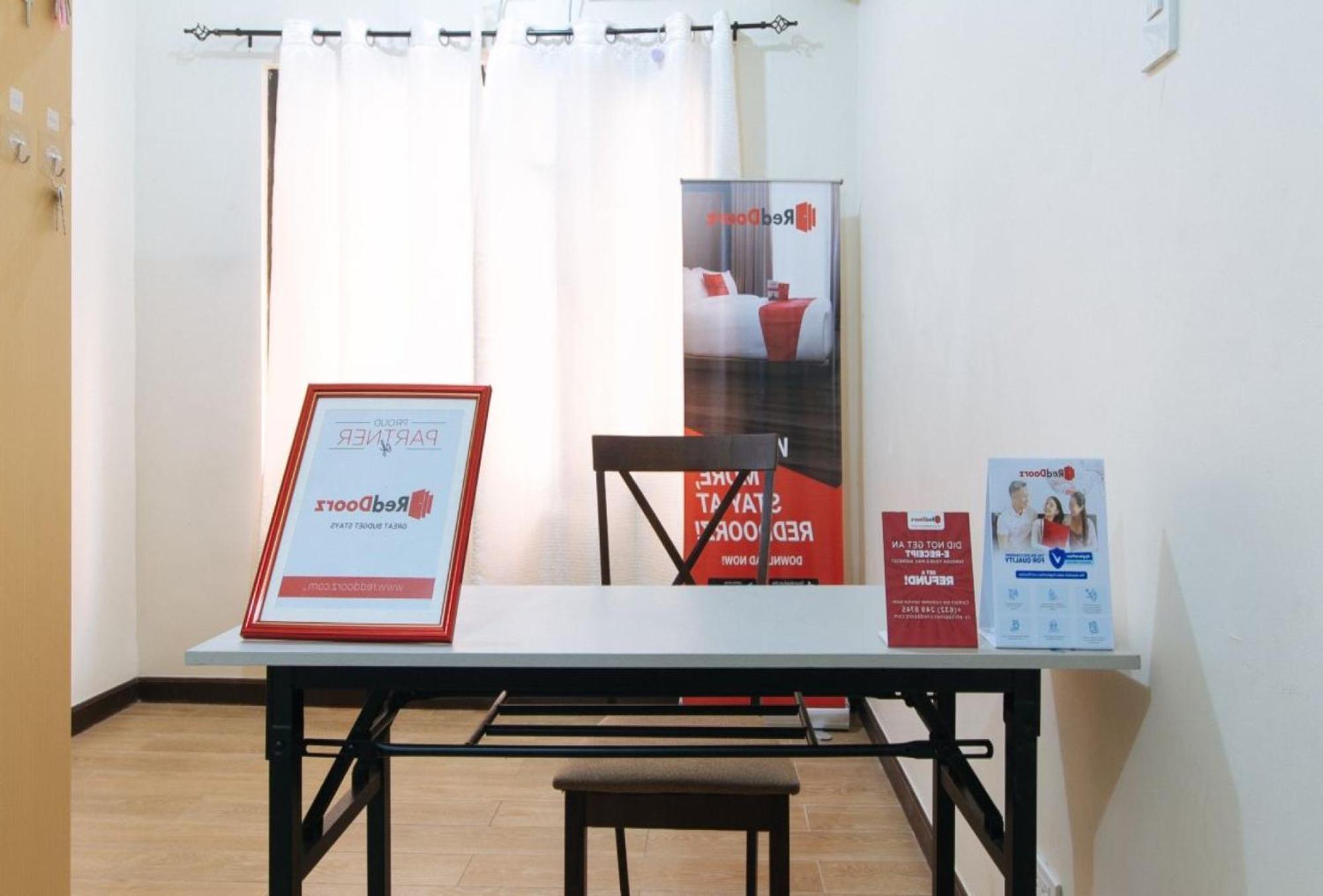 Reddoorz Near Cebu Metropolitan Cathedral Ξενοδοχείο Εξωτερικό φωτογραφία