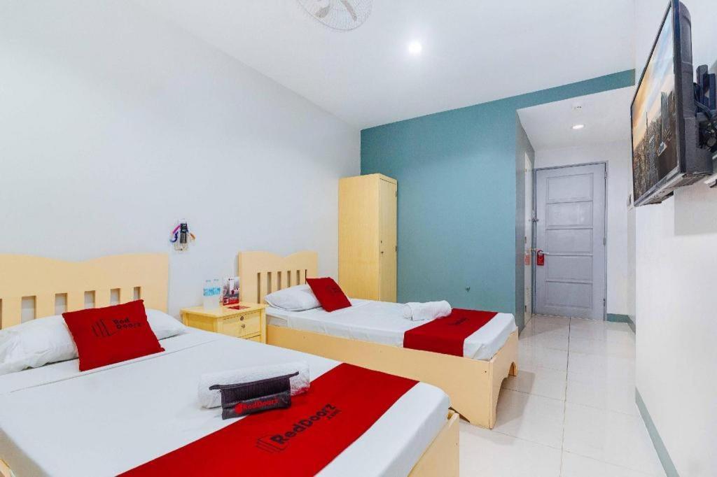 Reddoorz Near Cebu Metropolitan Cathedral Ξενοδοχείο Εξωτερικό φωτογραφία